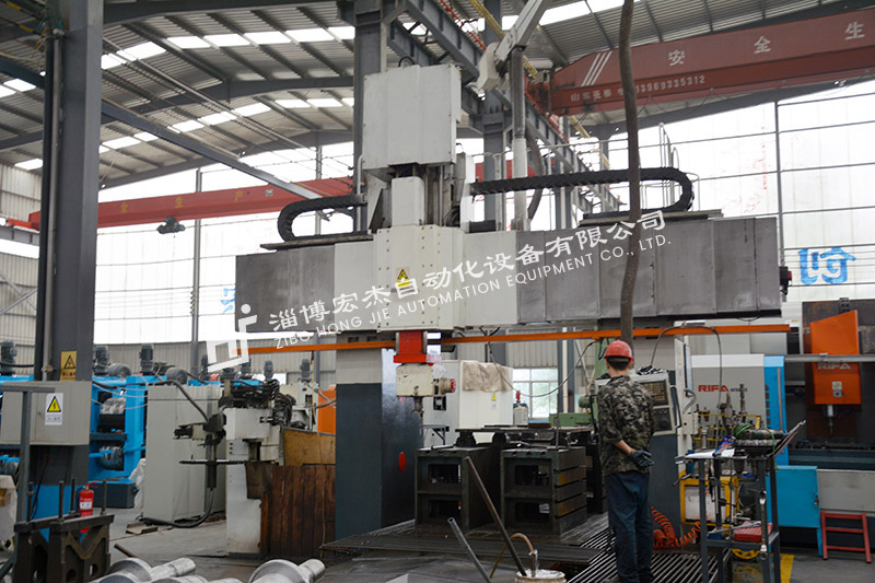 Five face milling machining center